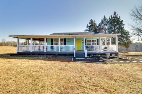 Ruckersville Vacation Rental | 2BR | 1BA | 4 Steps Required | 1,200 Sq Ft