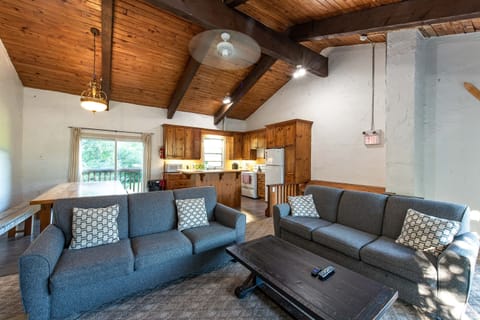Open concept living, dining & kitchen