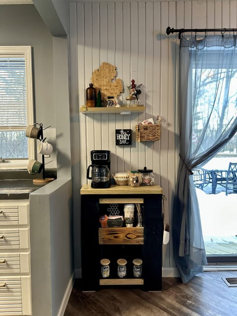 KITCHEN HONEY BAR 🍯 