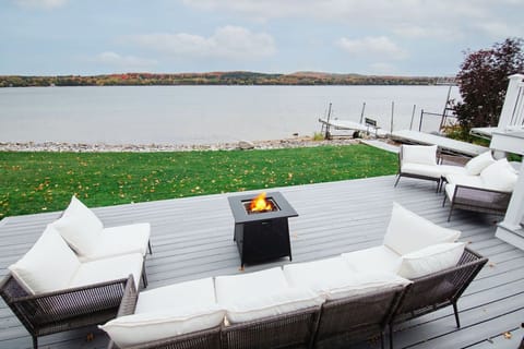 20 minutes to Boyne Mountain- Great spot to come for a long winter weekend! 