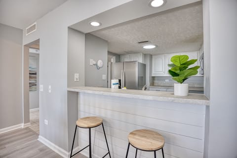 Kitchen Island with Stools 