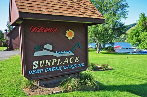 Sunplace Community Sign