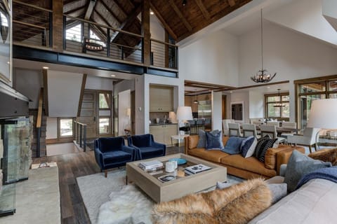 Home Decor, Furniture, Indoors, Living Room, House