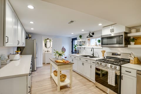 Kitchen | Cooking Basics | Keurig & Drip Coffee Maker | 1st Floor