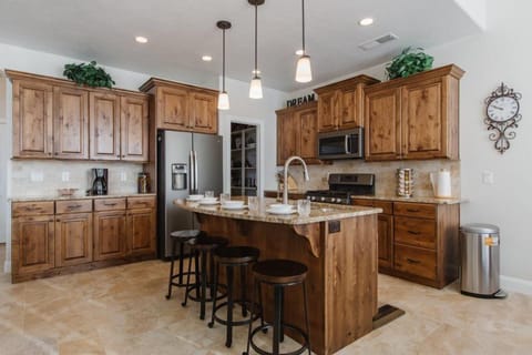 Stunning Full Kitchen