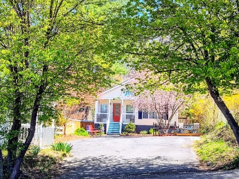 Welcome to "Rector Street Retreat"