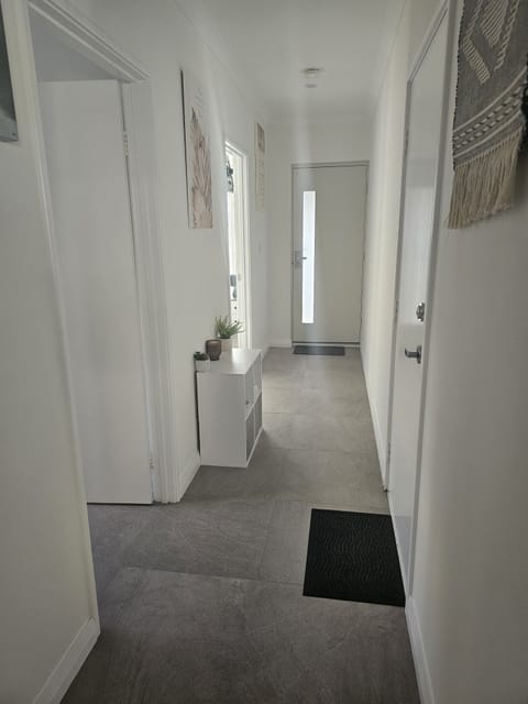 Front Entrance/Hallway