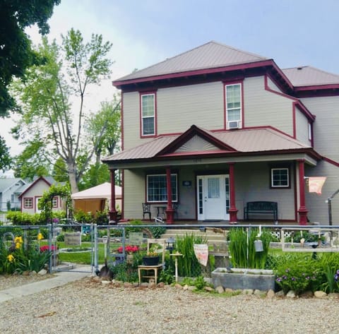 Beautifully landscaped home in the center of town