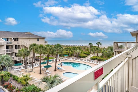 Gorgeous oceanfront and pool views