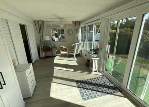 Lanai with additional sleeping area