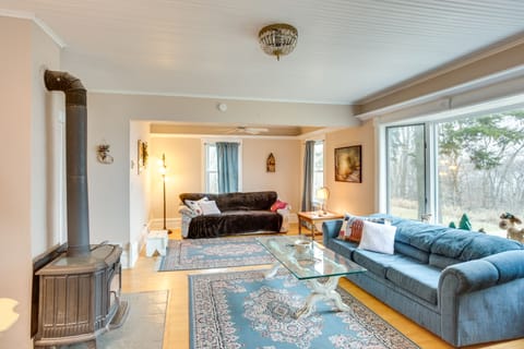 Cokato Vacation Rental | 4BR | 3.5BA | Stairs Required | 1,788 Sq Ft