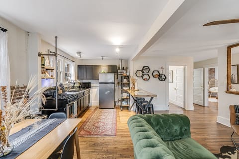 Open layout makes it easy for your group to connect.