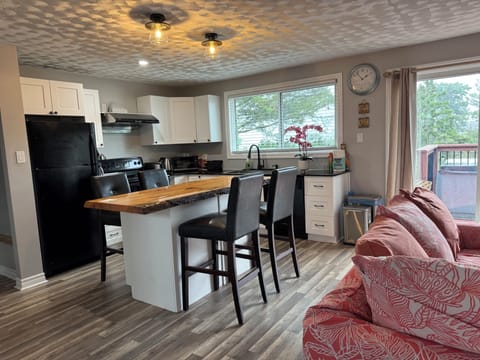 Kitchen/ Dining area