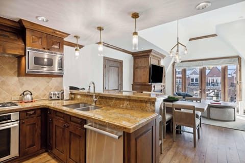 AspenMtnResidences-26B3-3968