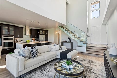 NEW Luxury Sectional