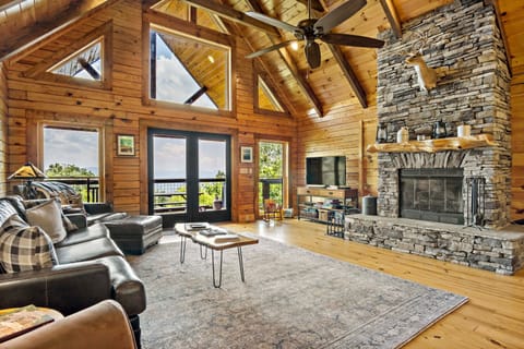 Welcome to Moondance Cabin!