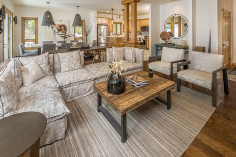 Inviting main level living area!