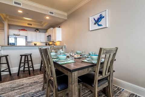 Dinning Room Table 
