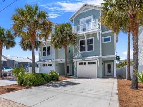 Welcome to Lazy Beach