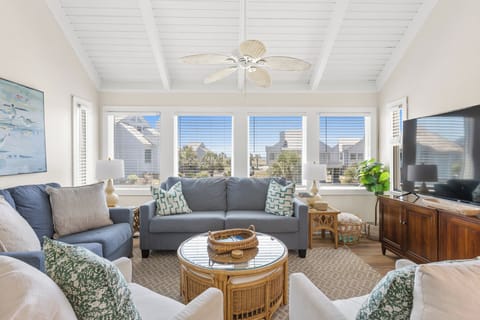 Light and Bright Villa 22 with Water Views