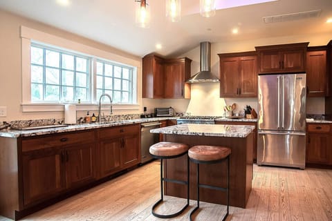 Granite countertops- Island seats 2