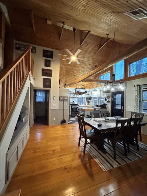Kitchen/Dining Room Area