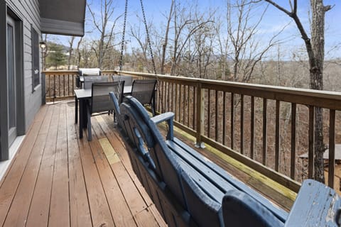 Main deck with a gas grill.