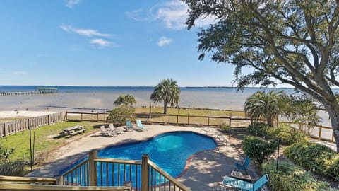 Welcome to Flip Flop Bay House