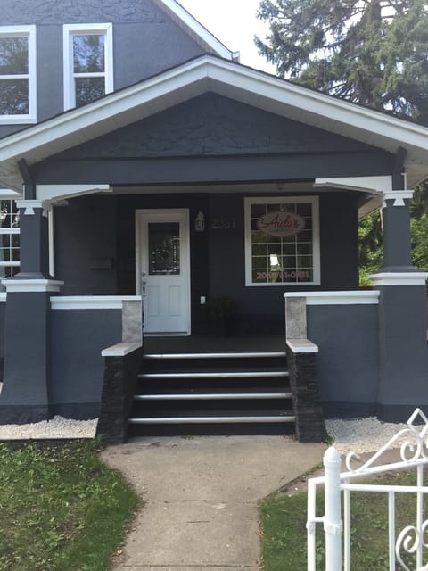 Front Door / Porch 