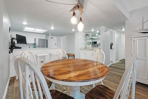 Seating for 5 at the Dining Room Table