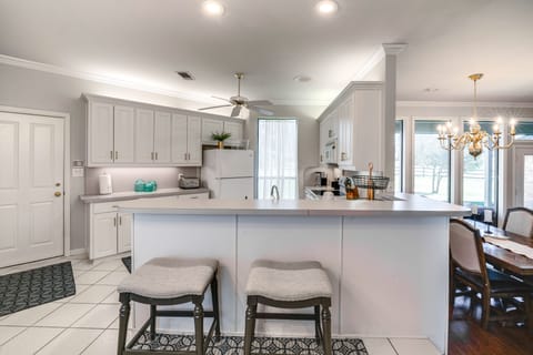 Kitchen | Cooking Basics | Keurig Coffee Maker | Paper Towels/Trash Bags