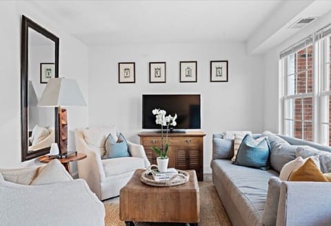 Fully renovated modern townhouse in downtown Leesburg.  