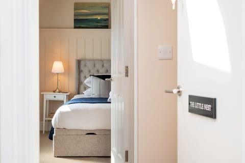 The Little Nest - Rhoscolyn