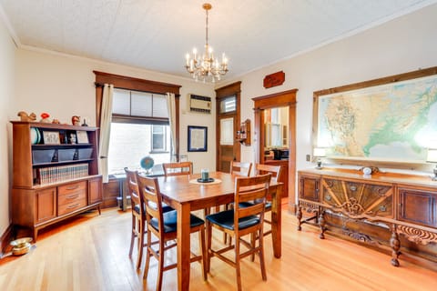 Tiffin Vacation Rental | 1BR | 2BA | 1,000 Sq Ft | 3 Steps Required