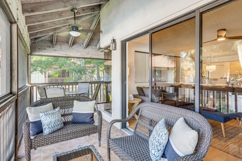 Palm Beach Gardens Vacation Rental | 2BR | 2BA | 1,366 Sq Ft | Stairs Required