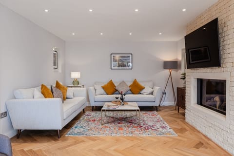 Nursery End House Sitting Room - StayCotswold