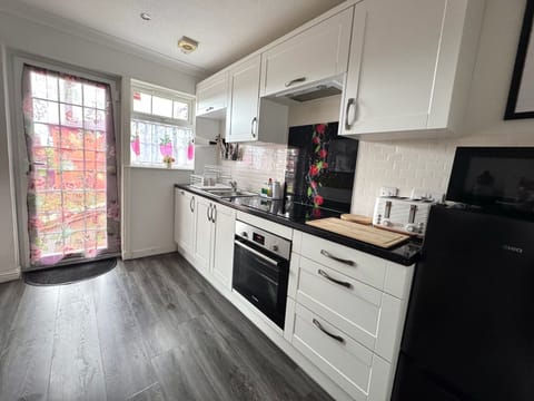 Image picker 1E4F24D8 9B5A 4C88 A569 6D06589A65CD 1121 0000002724003317