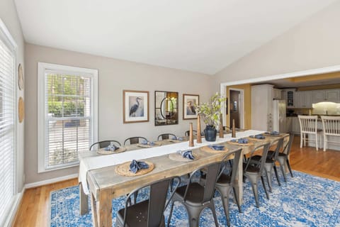 Gather around and savor meals in style – our cozy dining area is perfect for shared moments and good food. 🍴✨ #DiningDelight #AirbnbComfort