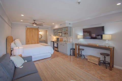 Queen Bed with Kitchen, Living Room