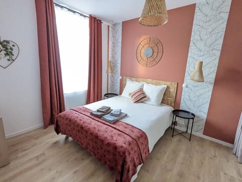 Grande chambre avec lit Queen size et dressing