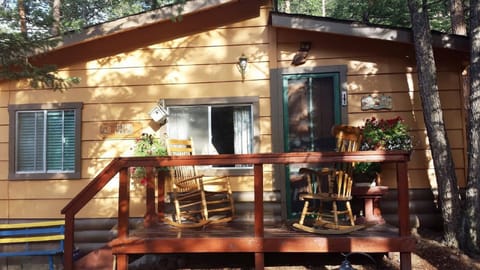 cabin12_front_large