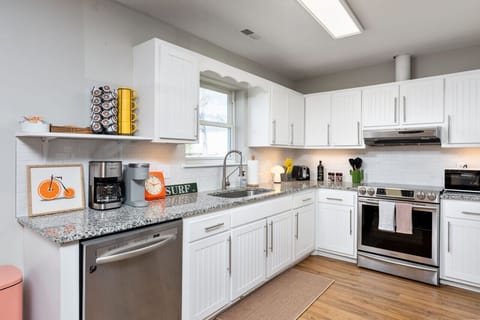 Newly renovated and fully-stocked kitchen!