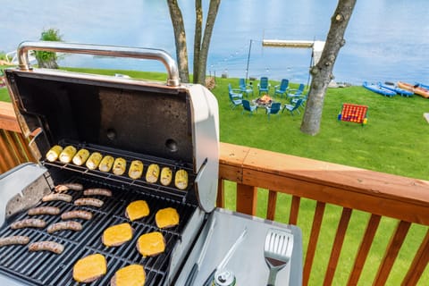 Take a break from lawn games or kayaking to fire up lunch on the grill with a waterfront view.