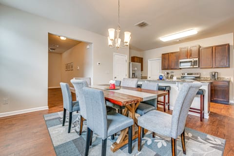 Dining Area | 1st Floor | Dishware/Flatware | Trash Bags/Paper Towels