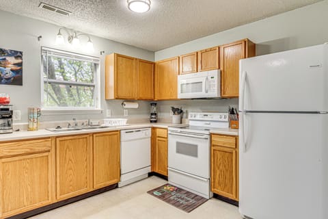 Kitchen | Cooking Basics | Drip Coffee Maker | Blender