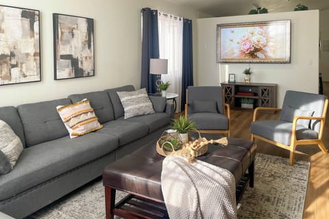Las Vegas Vacation Rental | 3BR | 2BA | 1,599 Sq Ft | Small Step for Entry