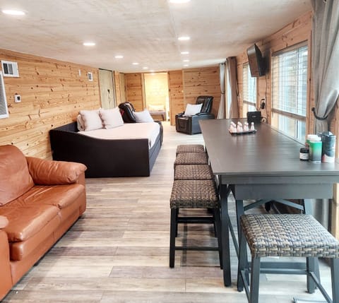 Downstairs bedroom (queen w/ twin trundle) with beautiful lake views!