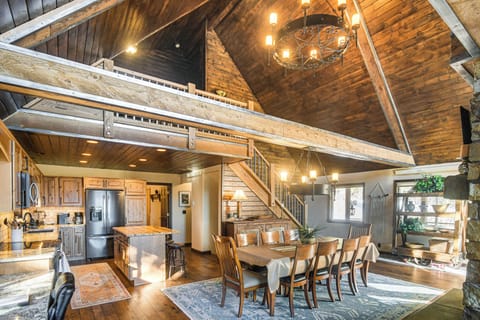 Dining Area | Dishware & Flatware | Main Level