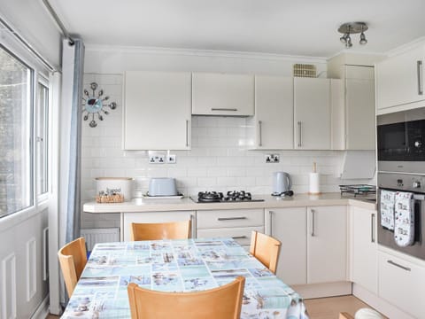 Open plan living space | Sundance, Freshwater