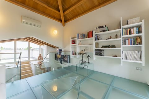 Autumn, Living Room, Spring, Summer